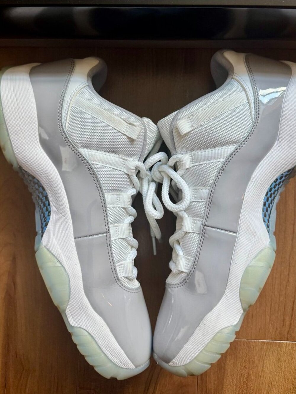 Nike Air Jordan 11 Retro Low Cement Grey Mens Size 9.5 With Box